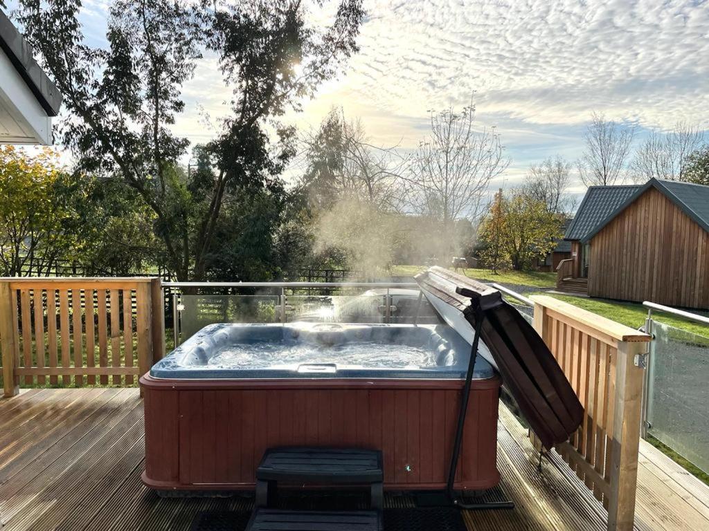 Sparrowhawk Cottage With Hot Tub نيوتن ستيوارت المظهر الخارجي الصورة