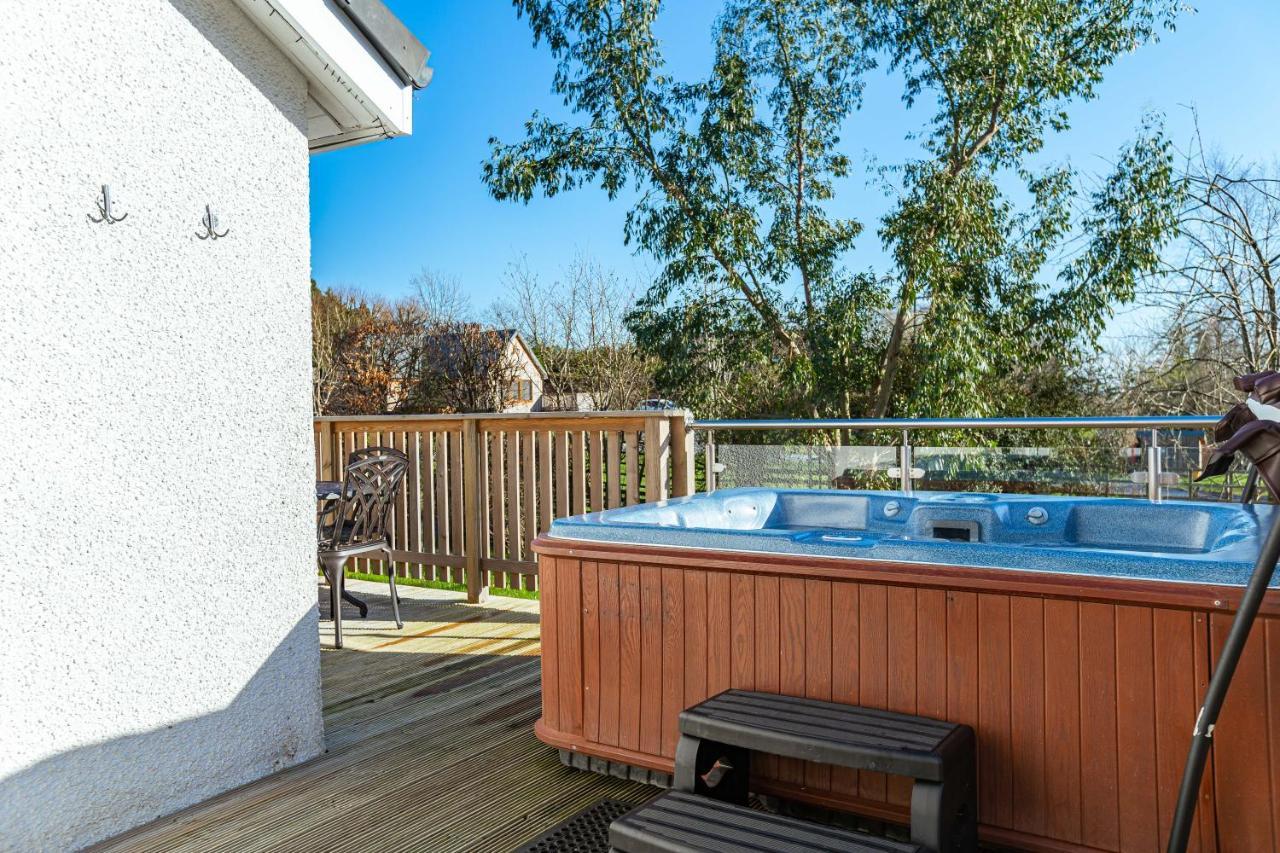 Sparrowhawk Cottage With Hot Tub نيوتن ستيوارت المظهر الخارجي الصورة
