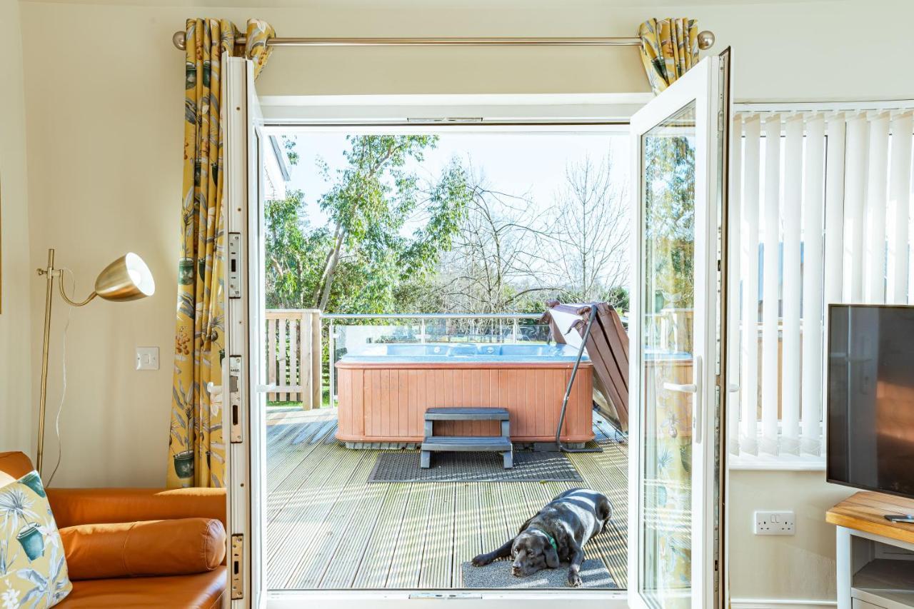 Sparrowhawk Cottage With Hot Tub نيوتن ستيوارت المظهر الخارجي الصورة
